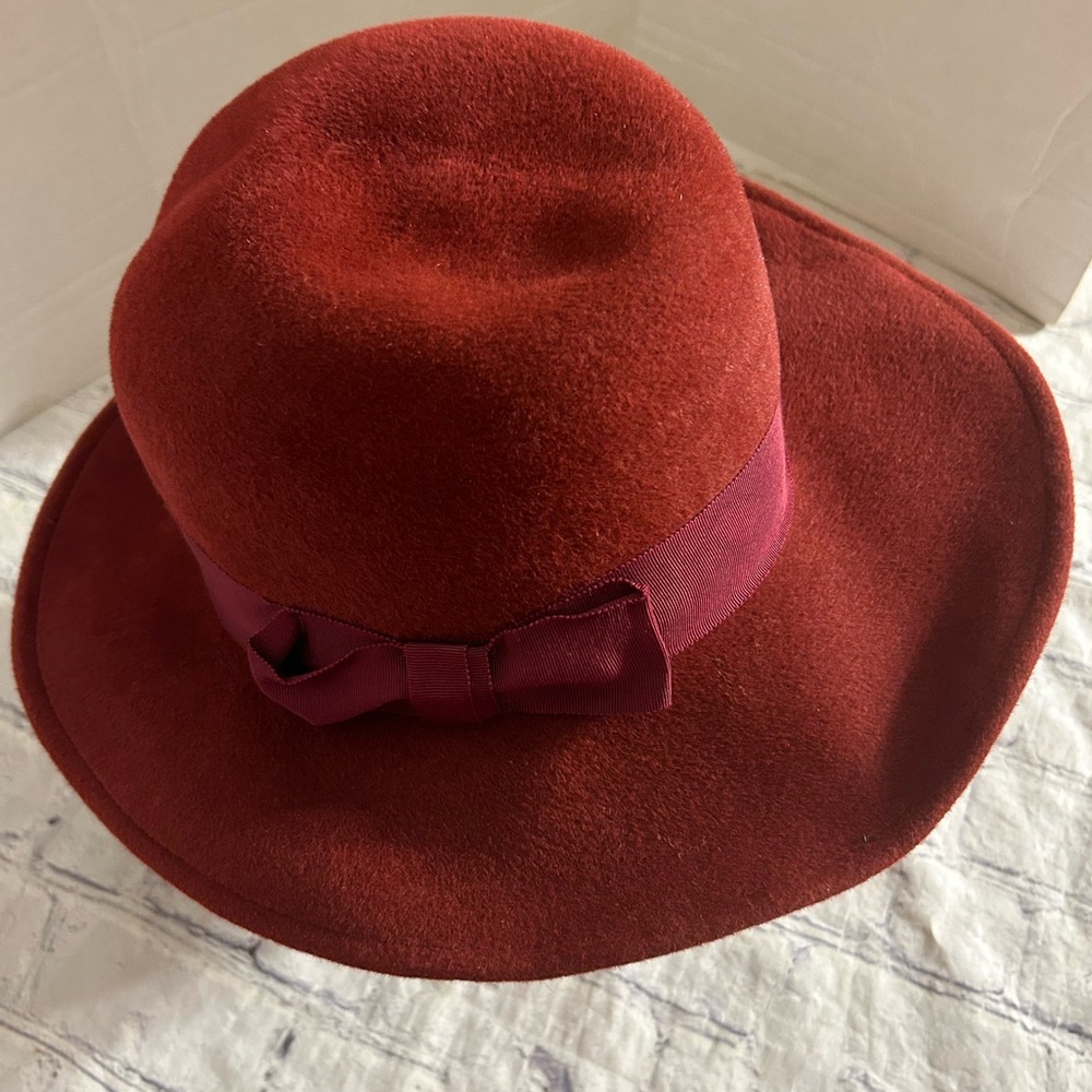 BURBERRYS LONDON NEW YORK 100% RABBIT HAIR MADE IN ENGLAND BURGUNDY FEDORA HAT